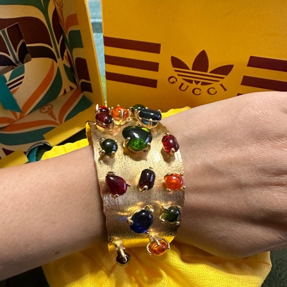 SOLD OUT!Gucci gold-tone iron cuff 16 uniquely shaped resins - Picture 3 of 11